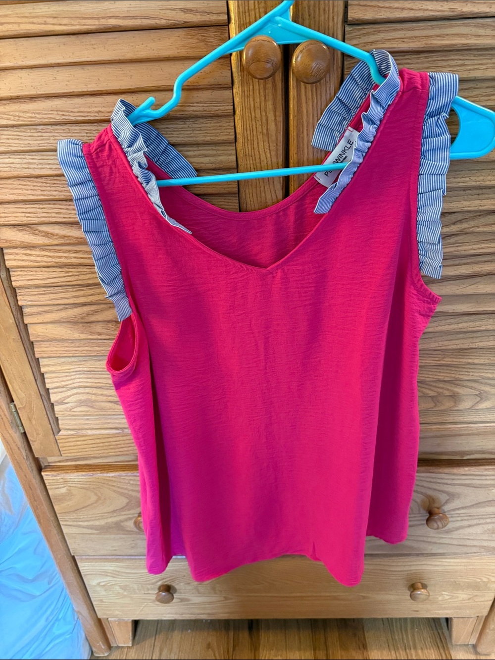 NWOT Women’s Pink Sleeveless Ruffle-Shoulder Top Size Large